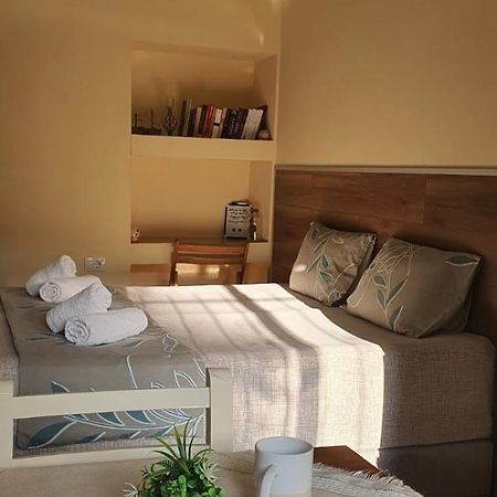 Alle'S M Shyri Studio Apartment Tirana Exterior photo