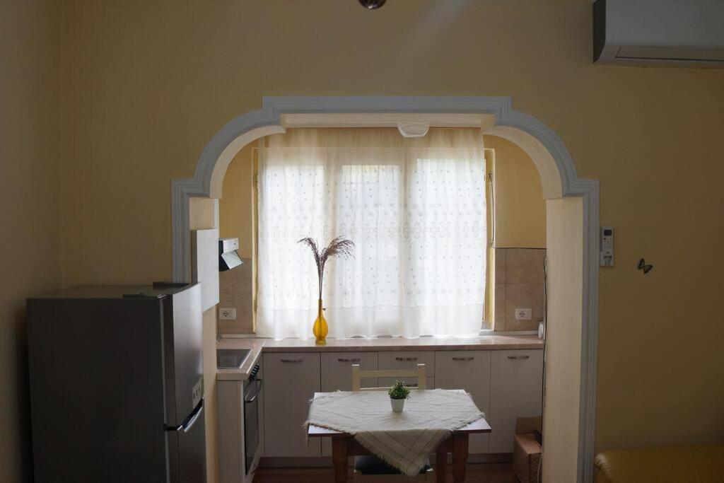 Alle'S M Shyri Studio Apartment Tirana Exterior photo