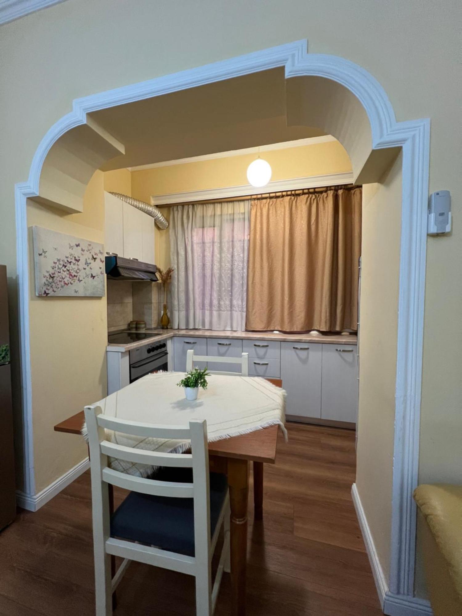 Alle'S M Shyri Studio Apartment Tirana Exterior photo